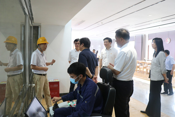 中国建材集团党委常委、纪委书记杨杰到 洛阳海中调研