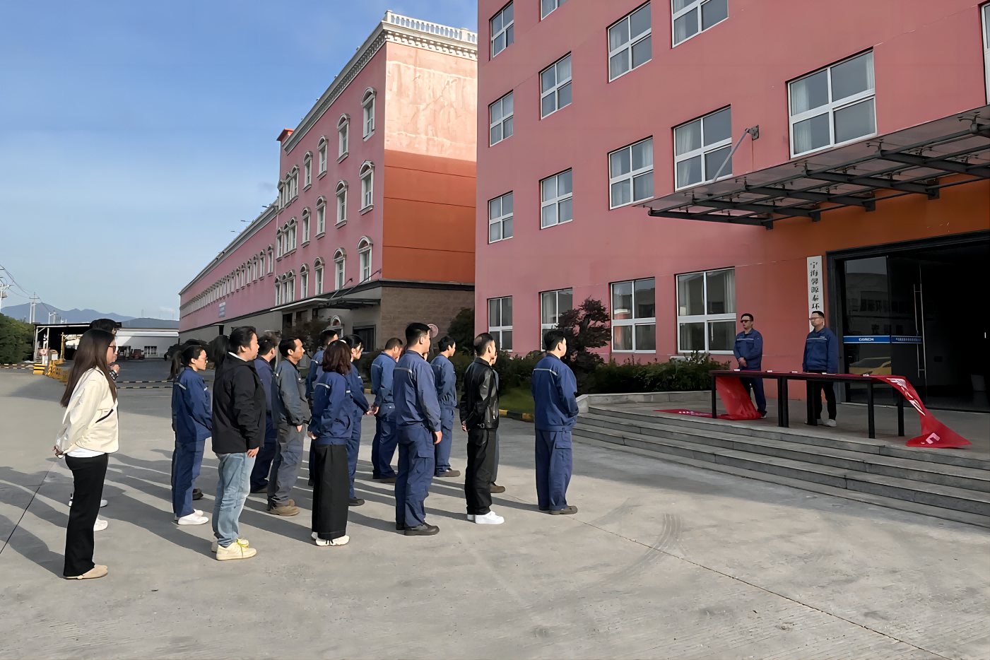 宁海馨源泰开展2025年“119”消防宣传月启动仪式暨主题签名活动